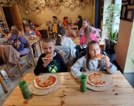 Wyjście kl. 3c do pizzerii 