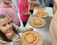 Wyjście kl. 3c do pizzerii 