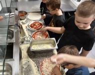 Wyjście kl. 3c do pizzerii 