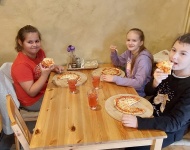 Wyjście kl. 3c do pizzerii 