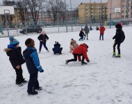 Zimowe zabawy na śniegu 